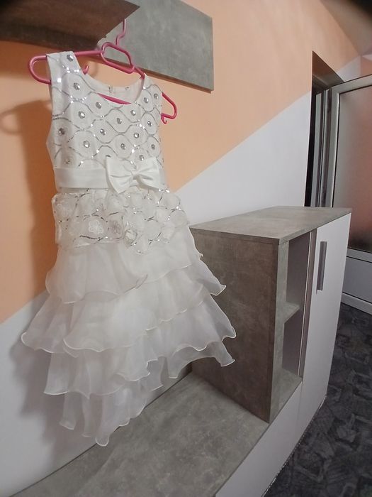 De vanzare rochie alba