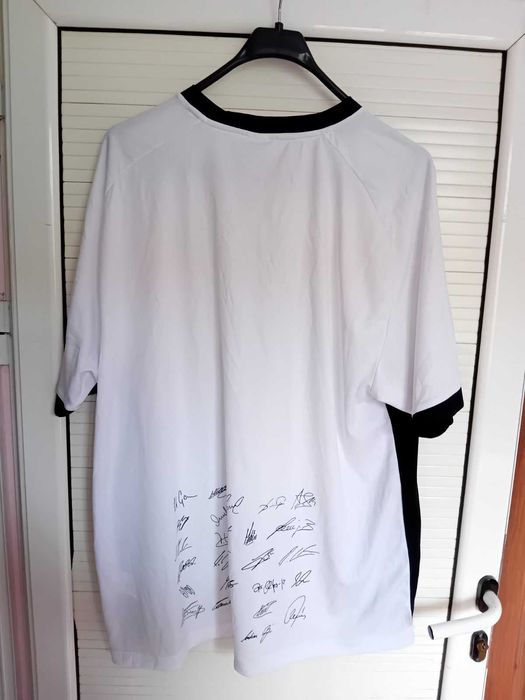 Чисто нова оригинална фланелка на Германия с автографи