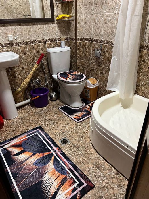 Квартира сотилади 1 хона 2 хона килинган.