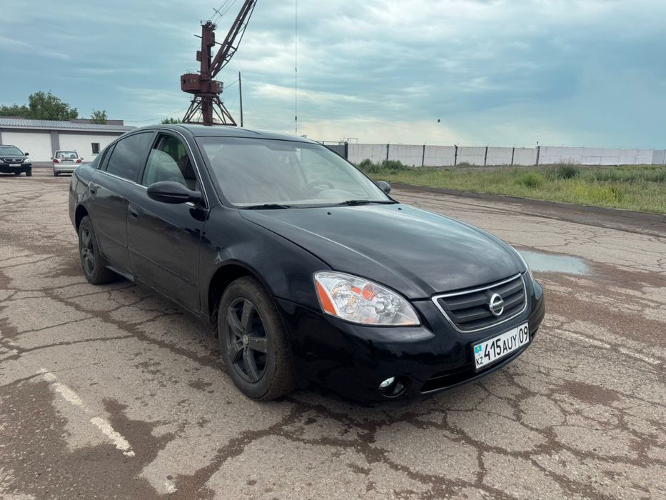 Продам ниссан алтима на механике газ бензин