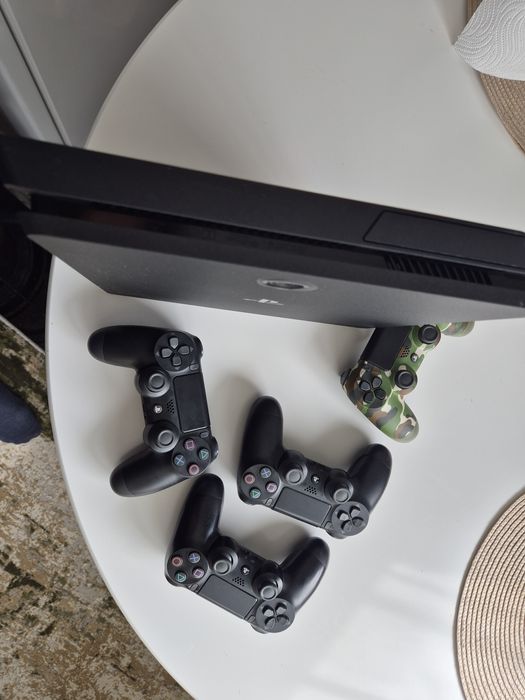 Vand PS4,Cu fifa 2020 pana la fifa 2026 inclusiv!