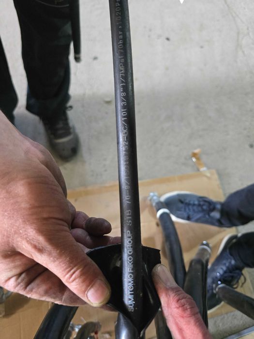 Furtun Hidraulic Sumitomo Riko 3/8" - 1.5m - 70 Bar - NOU - Sertizat Fabrica