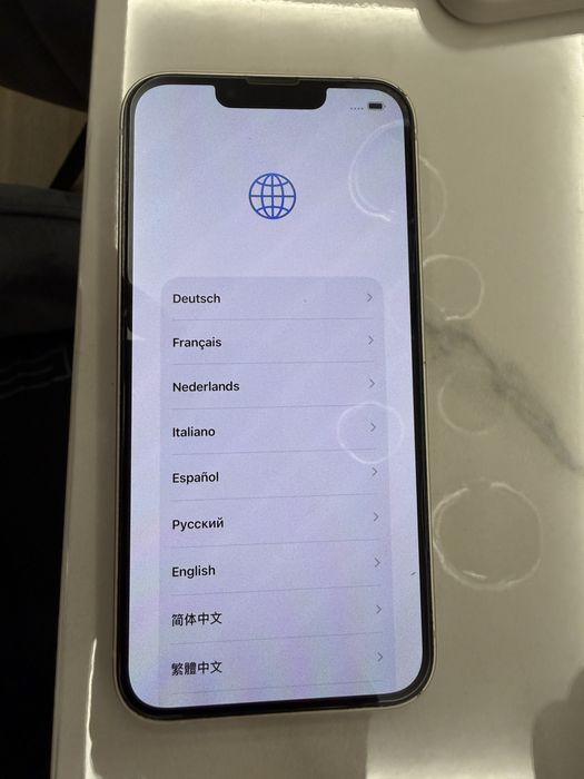 Телефон Iphone 13