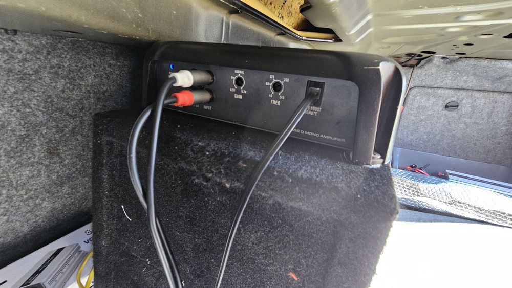 Vând subwoofer alpin R