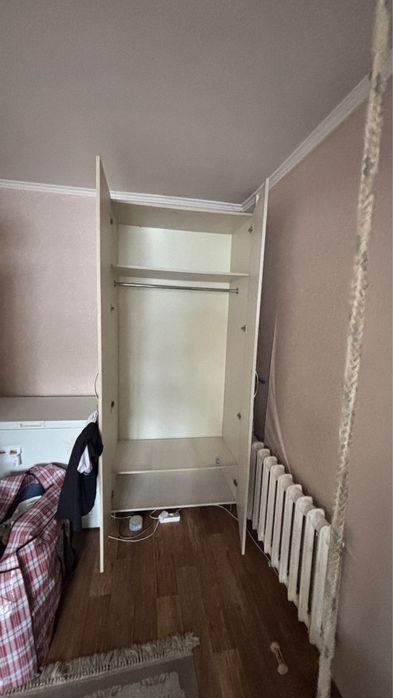 Шкаф белый двухстрочатый