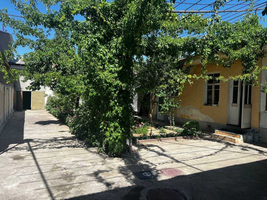 Мукаррам Тургунбаева кучасида уй ховли сотилади