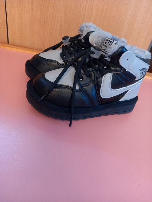 зимние детские кроссовки