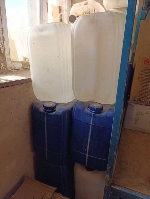 Продается Канистры 20л