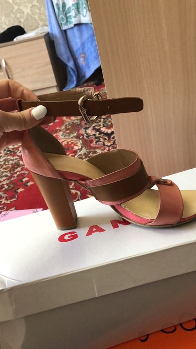 Продам Обувь 33-34 размер