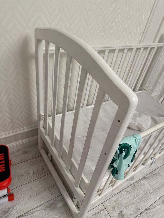 Детская кроватка манеж