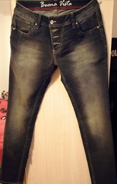 Jeansi dama moderni, calitativi noi, mărime M / L, elastici, slim/fit,