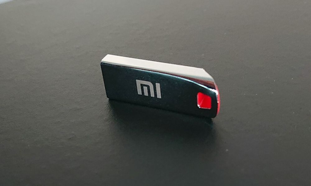Флаш памет XIAOMI+Адаптор за телефон и ключодържат