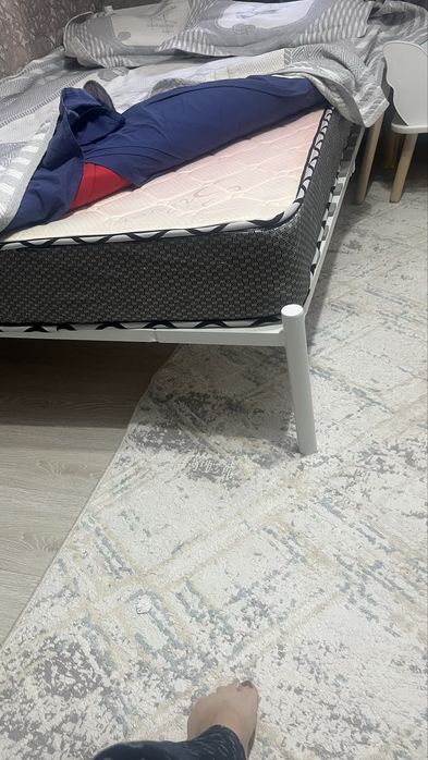 Кроват металическая