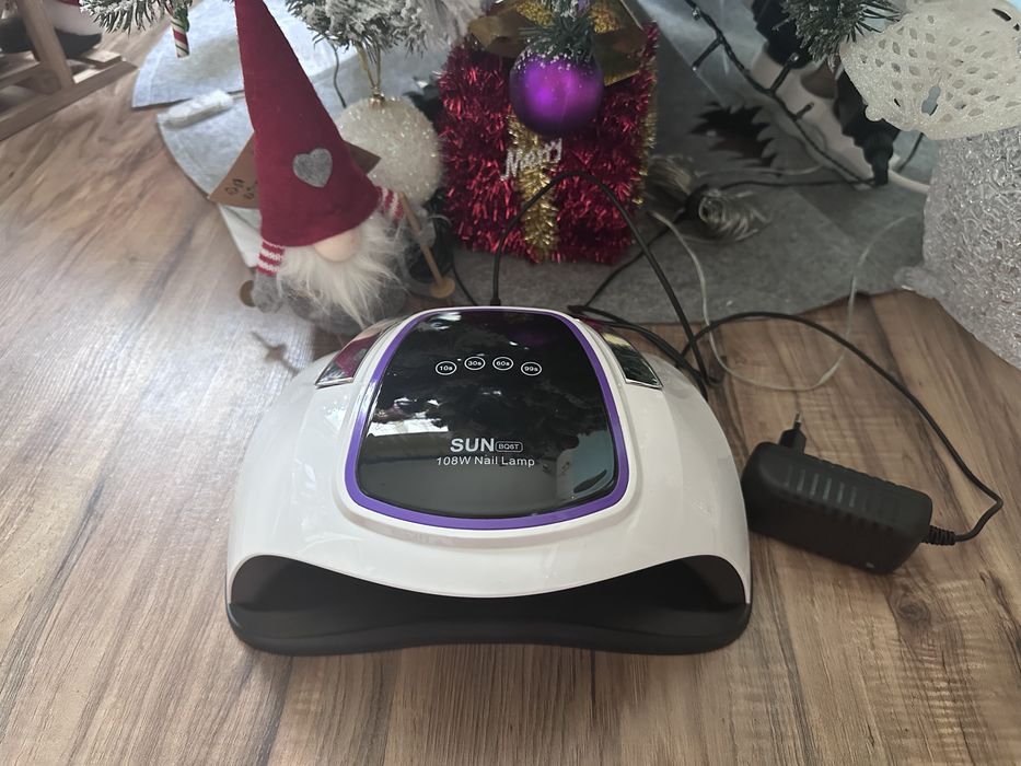 UV/LED лампа за нокти