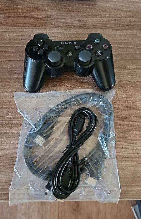 Продам Playstation 3 слим