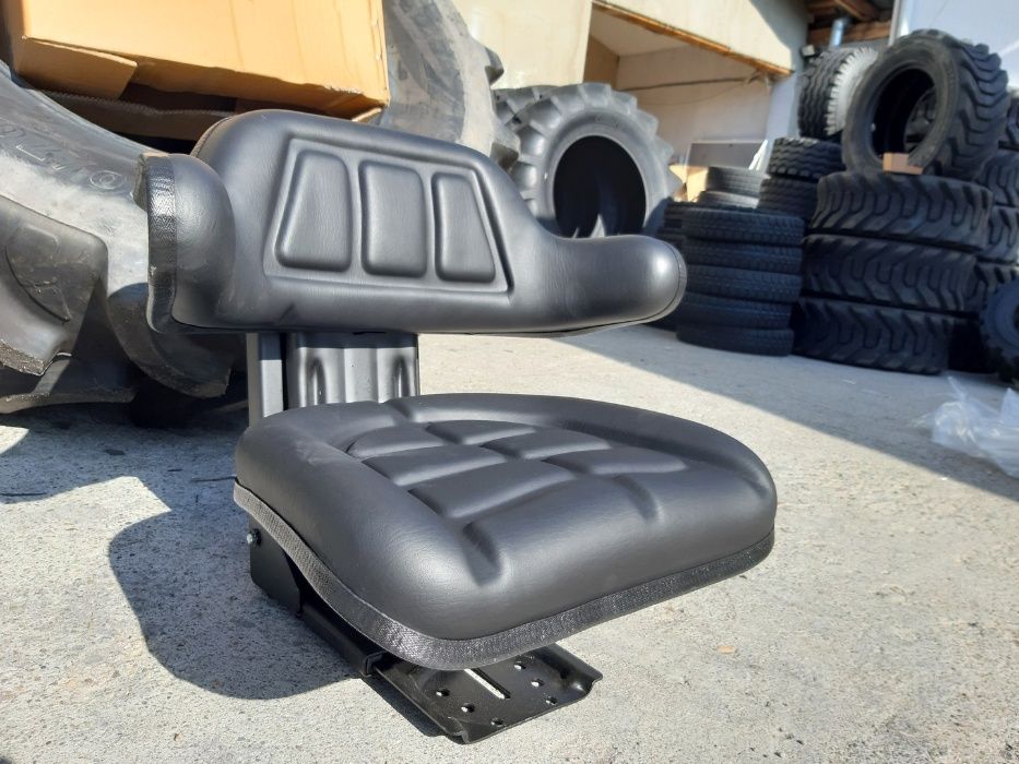 Scaun NOU de tractor cu triplu reglaj, prindere universala