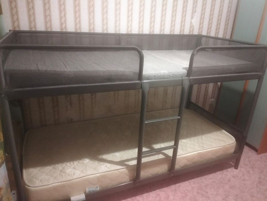 Продам кровать двухъярусную