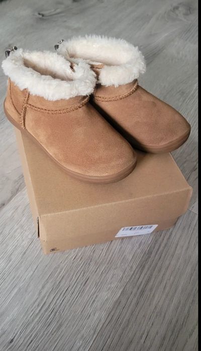 Ghete ugg marimea 27