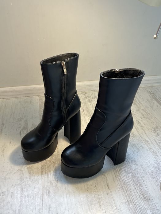 Lamoda боти с висок ток и платформа