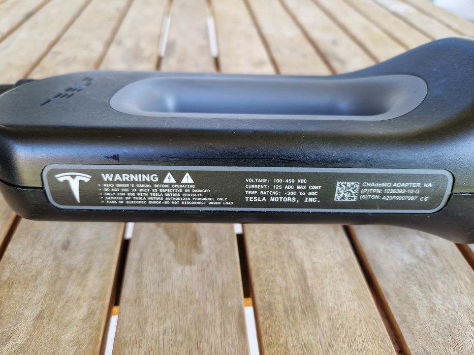Chademo-NACS адаптер за Тесла Tesla