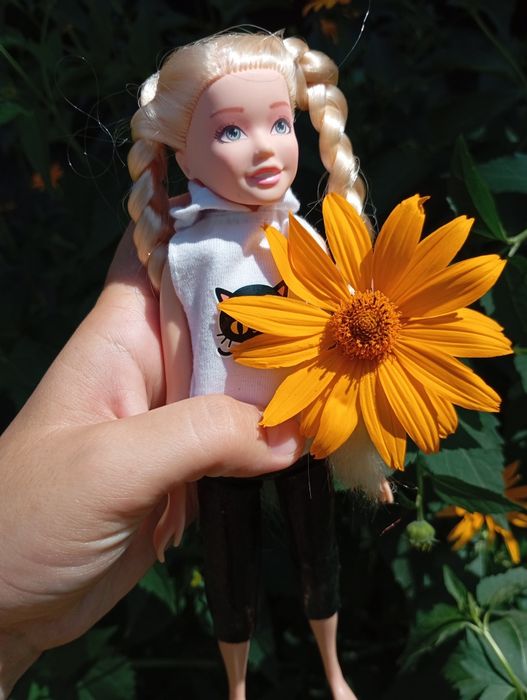 Продам красивую куклу.