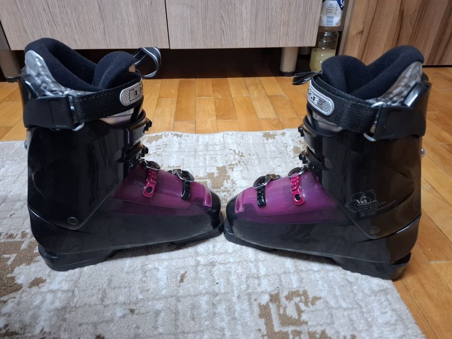 Clăpari schi/ski fete/damă Lange Venus, mărime mondo 23.5 (36.5 - 37) - Ca noi!
Descriere: