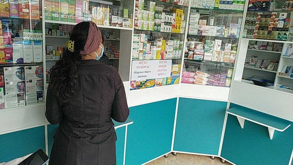 Оккургон марказида, Дехкон бозори рупарасида 2 каватли бино сотилади