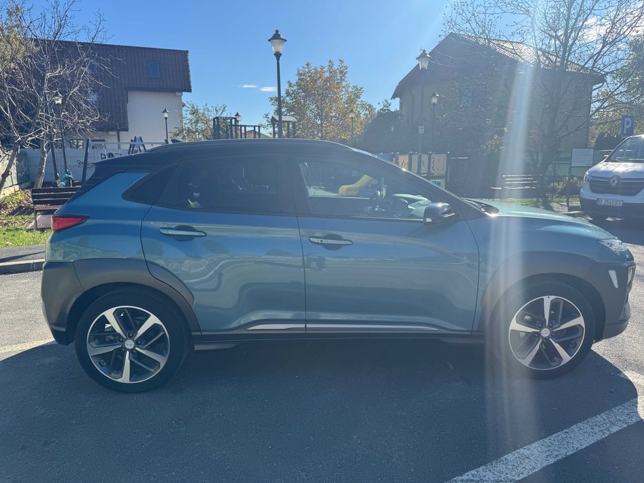 Hyundai Kona 1.0 T-GDI (roti iarna incluse, premium trim, full option)