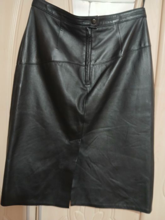 O fustă de piele naturala fină