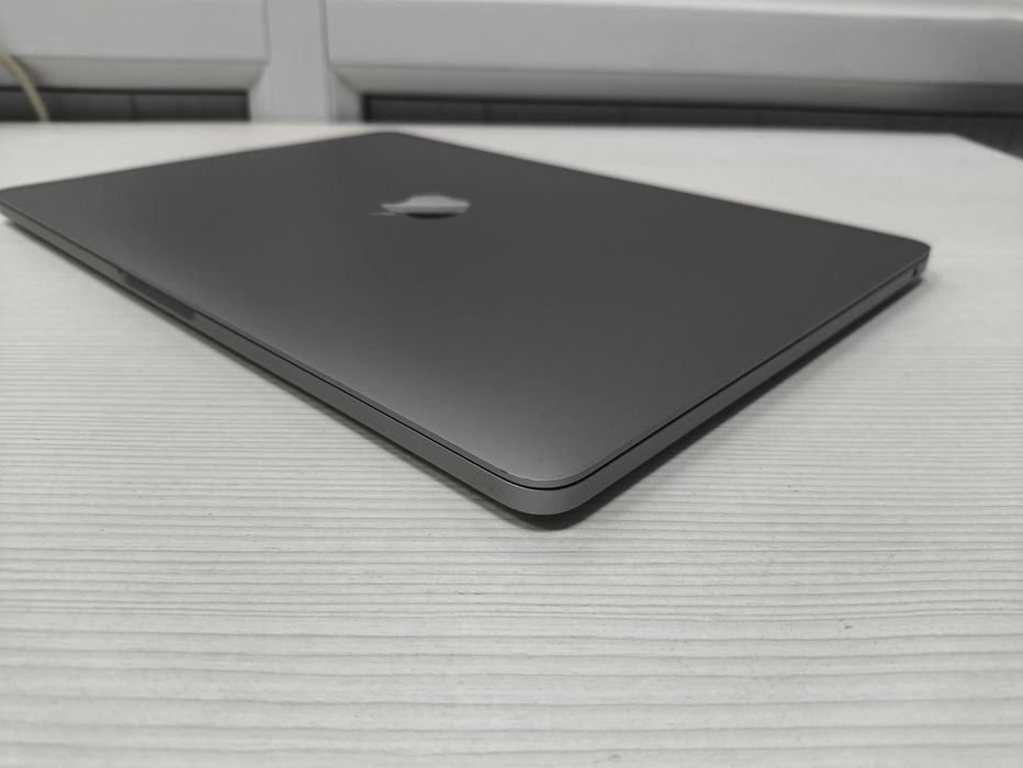 MacBook Pro 2017 Core i5 / 8GB RAM / SSD 128GB