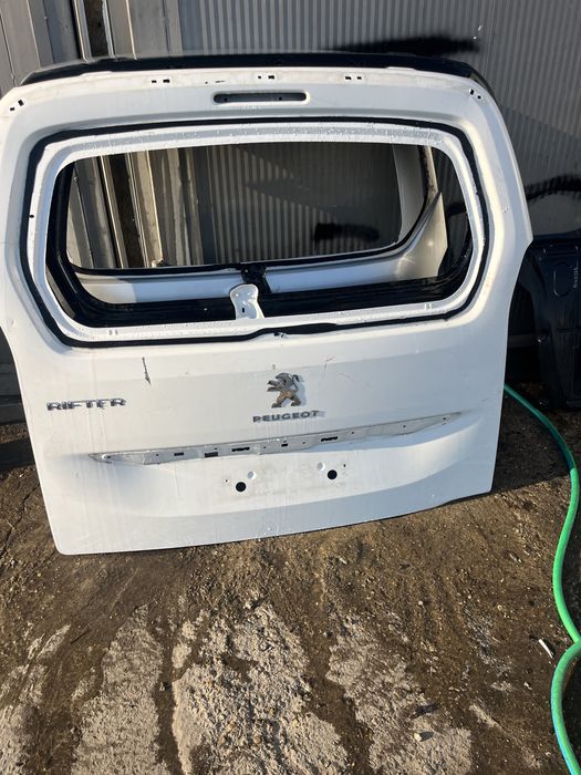 Капак,багажник Peugeot Rifter 2018- 3бр