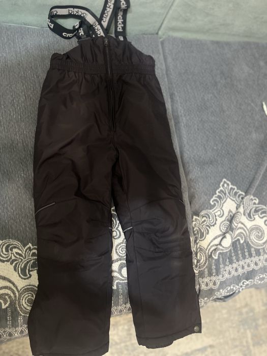 Продам для девочки куртку и комбинезон