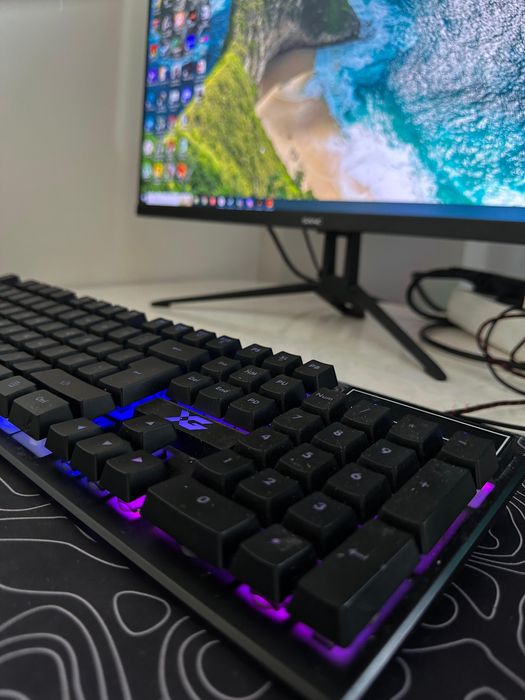 Продам игровой компьютер со всеми перифиерными устройствами