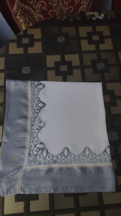 Платок белый национальным орнаментом