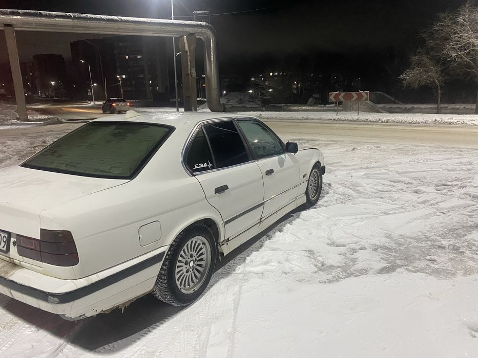 Bmw e34  520 Simes   Toyota cresta