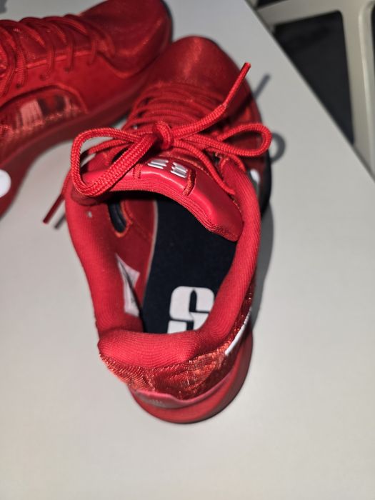 Продам кроссовки Nike новые.