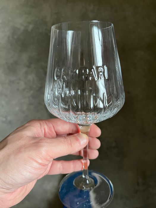 Vand 9 pahare campari