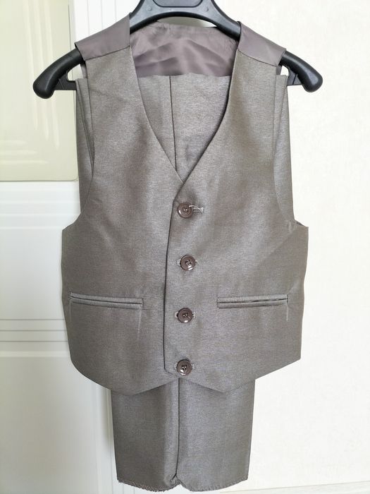 Продам детскии костюм