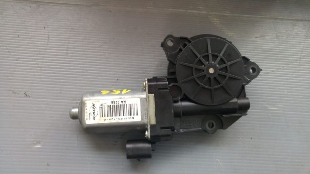 Motoras macara usa dreapta fata alfa romeo 159 d2935p8