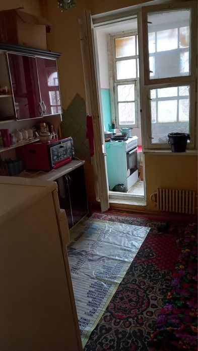 Padezni 2-qavatdan 7-11 -Maktab oldida