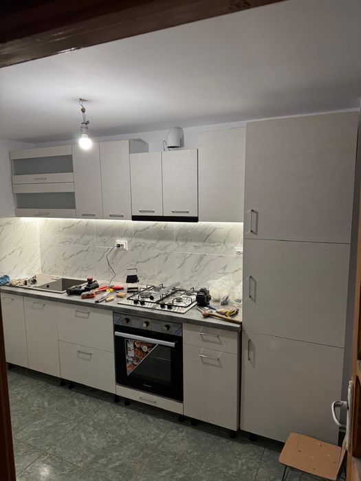 Montam mobila (orice producator) si parchet