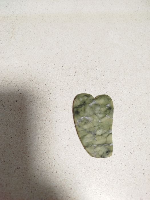 Комплект -Ролер  нефрит за красота + Gua Sha камък нефрит сърце