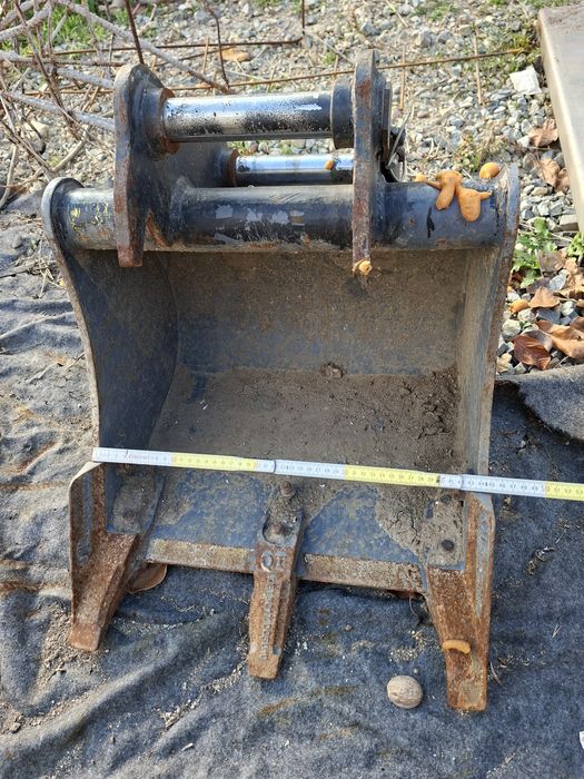 Cupe si prindere rapida  mecanica miniexcavator  2,5-3,5 tone