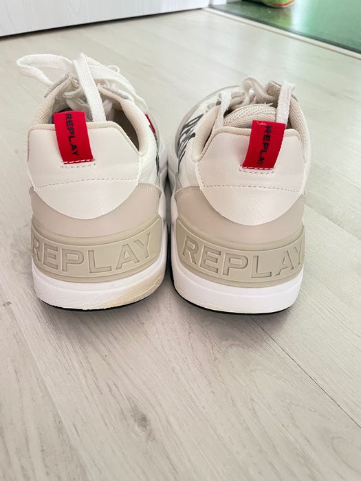 Продавам маратонки REPLAY