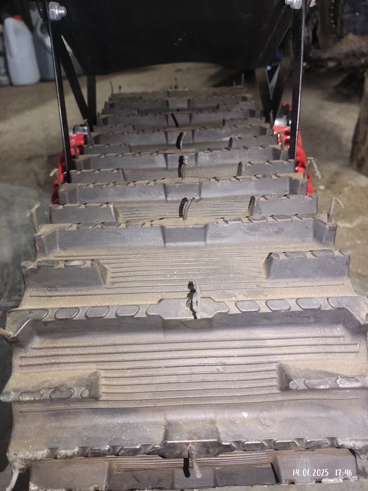 Гусиница эндуро с лыжой