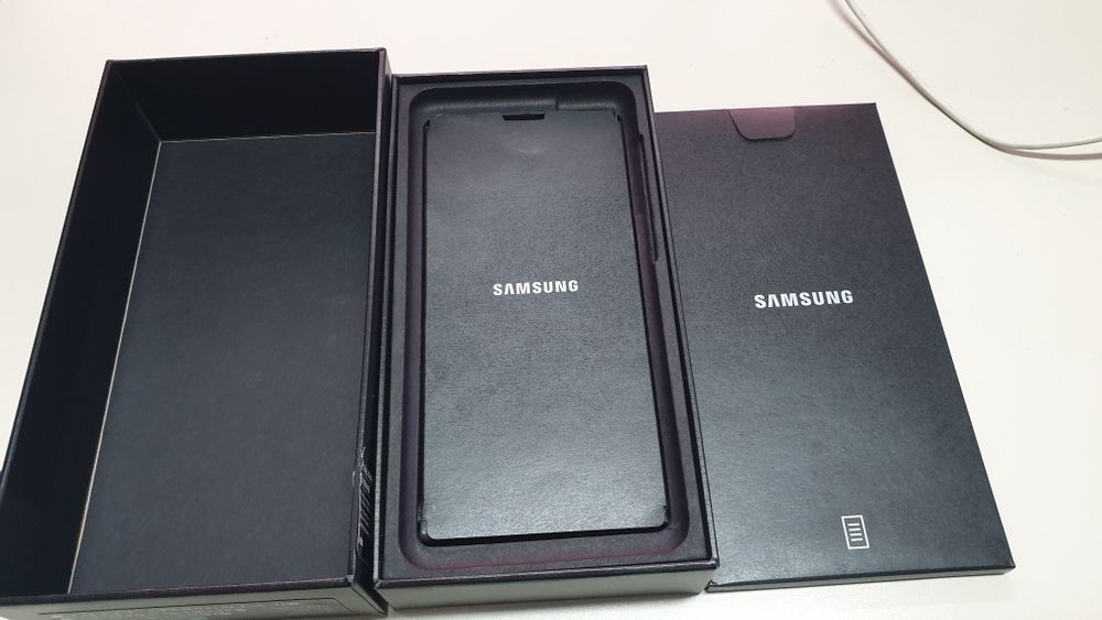 Cutie telefon Samsung Galaxy S21