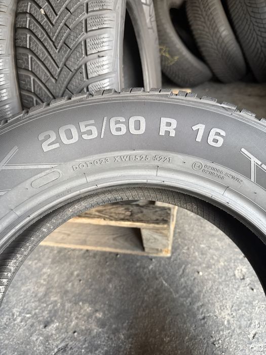 4 anvelope iarna 205/60/16 Vredestein 7-7.7 mm EXTRA LOAD!