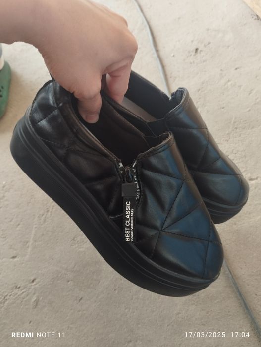 Oyoq kiyim sotiladi yangi