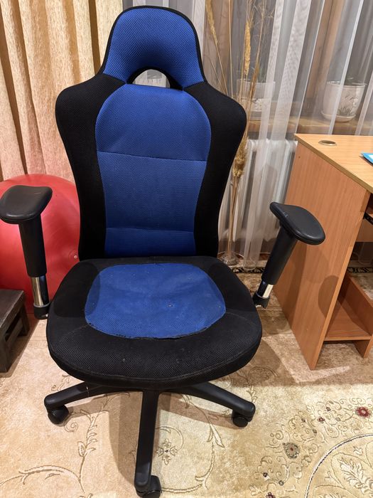 Продам кресло для работы на колесиках