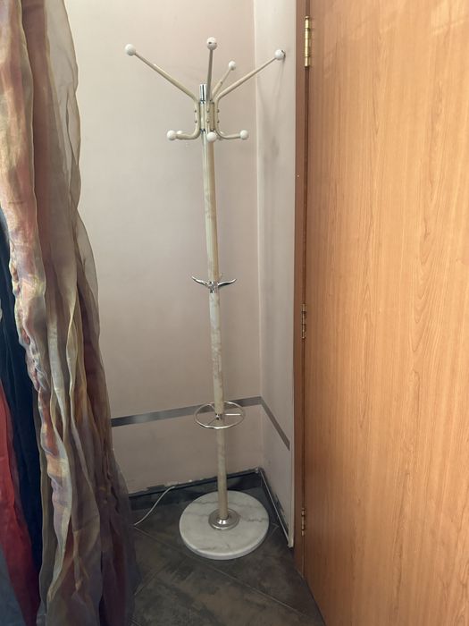 Пробна със закачалка и завеса от тюл 20€